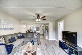Daytona Condo with Community Pool, Walk to Beach!